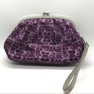 Coach kisslock Pouch